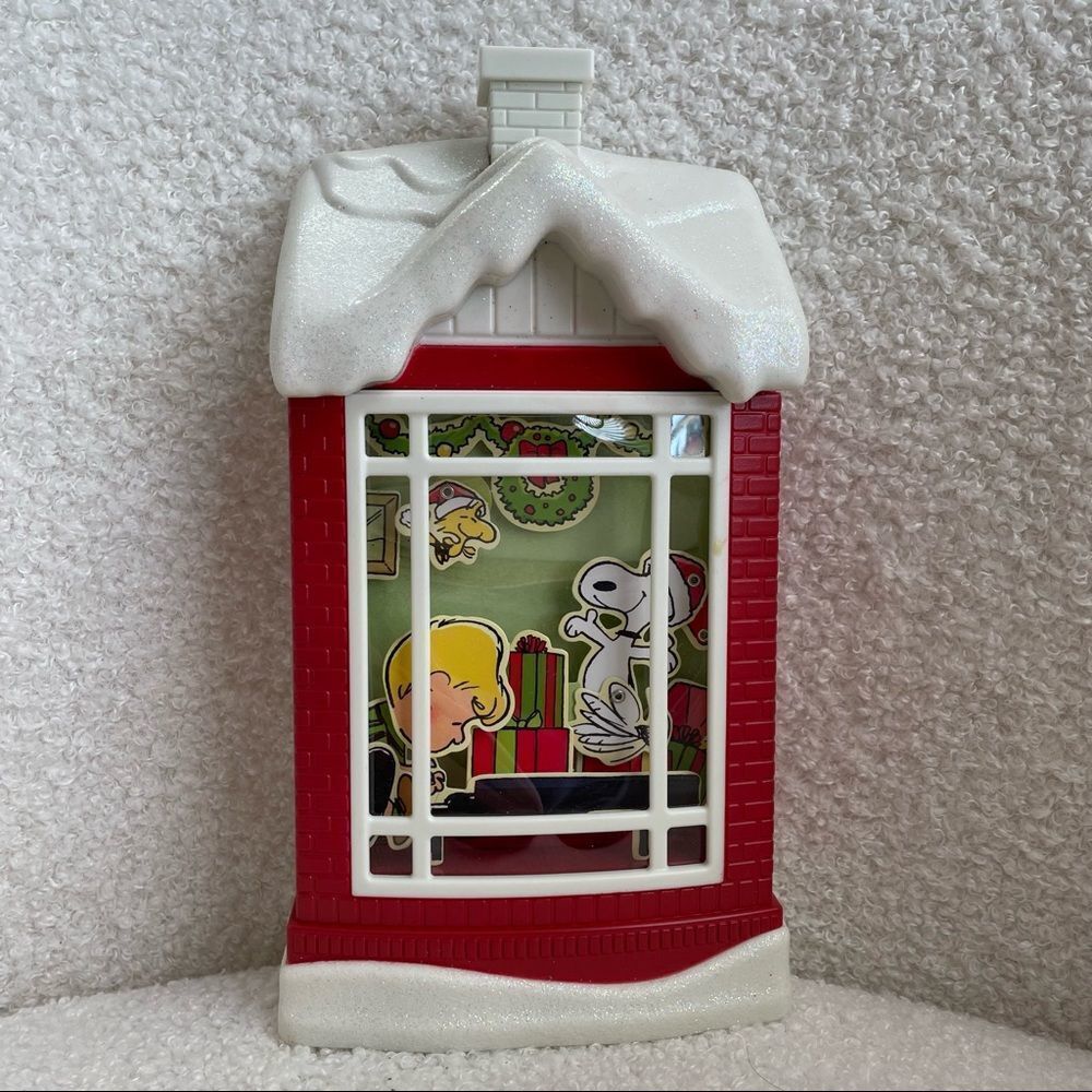 Hallmark Snoopy's Christmas Dance Party Musical Display